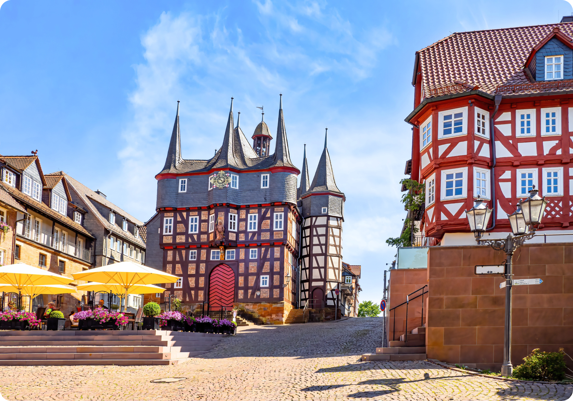 Frankenberg (Eder), Untermarkt mit historischem Rathaus
