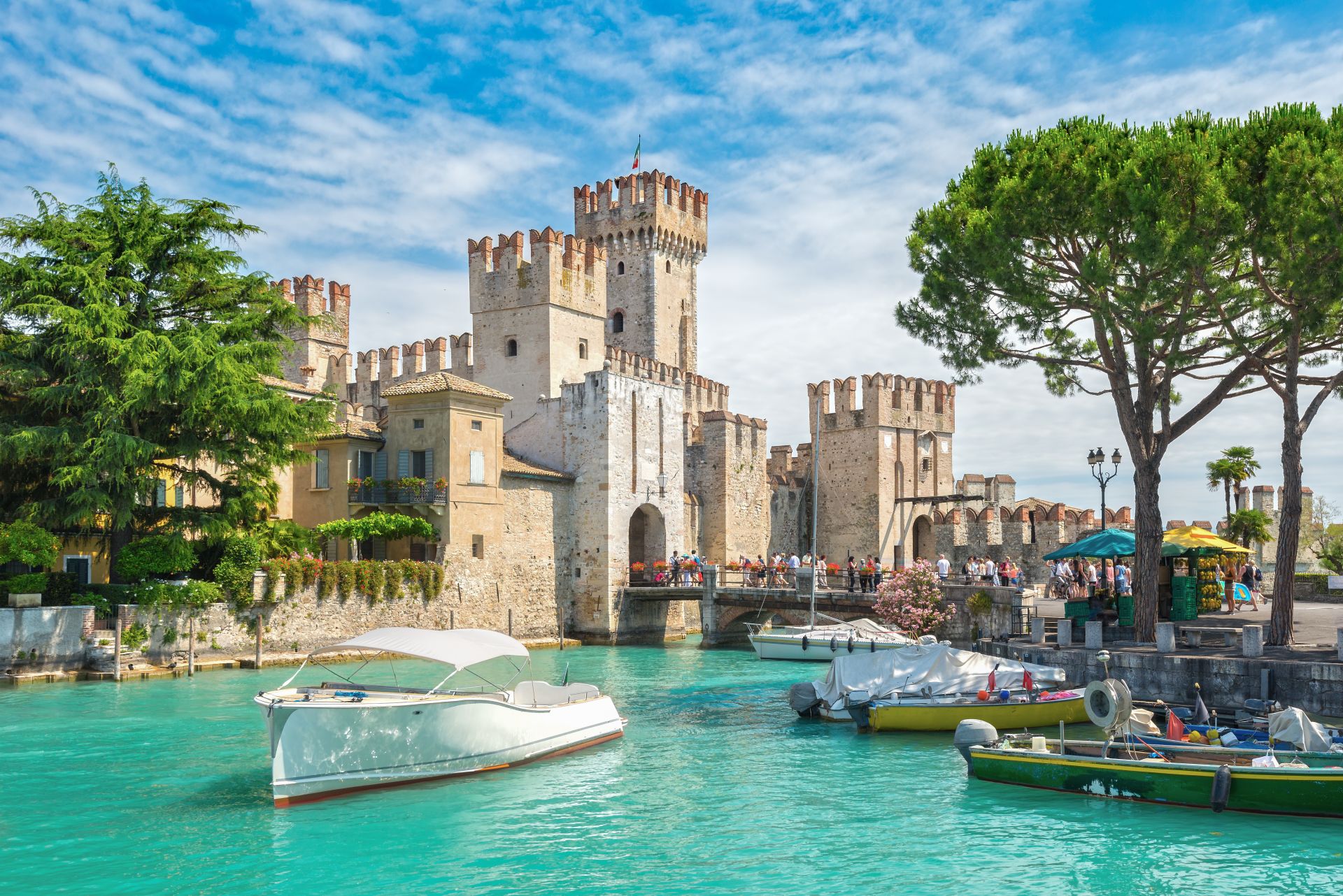 Castello Scaligero in Sirmione Gardasee Castello Scaligero in Sirmione Gardasee