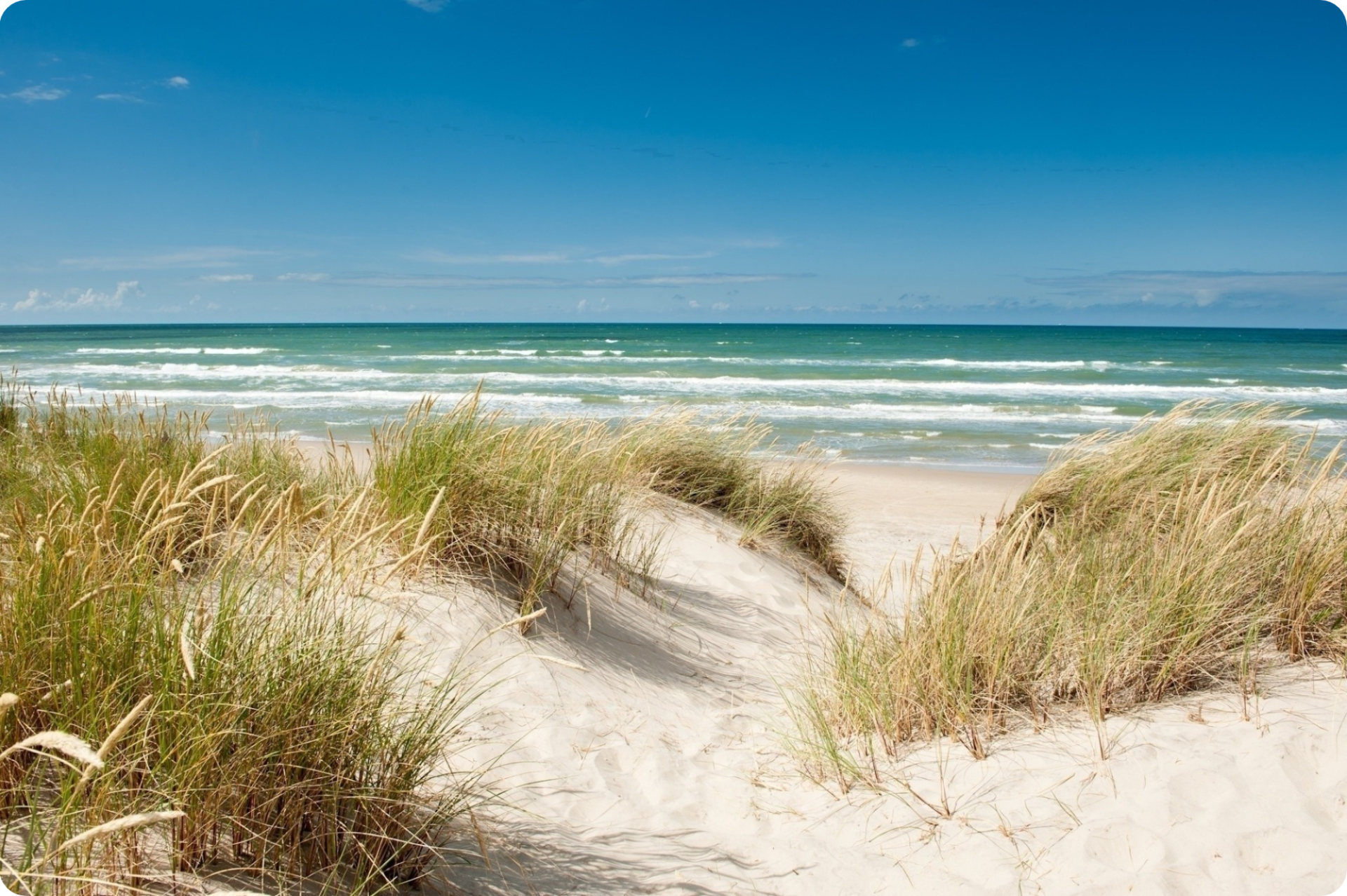 Breiter Sandstrand auf Romo.