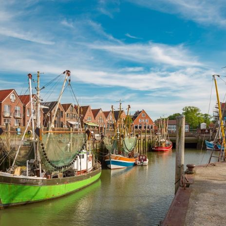 Fischkutter im Hafen von Neuharlingersiel