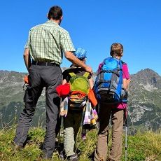 Themenbox Ferienhaus & Ferienwohnung_Familienurlaub in den Bayerischen Alpen_ 590x230_BestFewo Themenbox Ferienhaus & Ferienwohnung_Familienurlaub in den Bayerischen Alpen_ 590x230_BestFewo