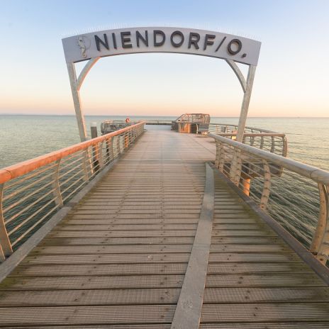 Seebrücke Niendorf in der Lübecker Bucht Seebrücke Niendorf in der Lübecker Bucht