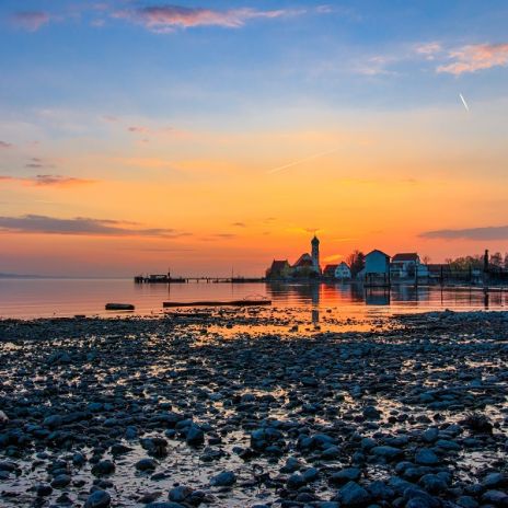 Wasserburg am Bodensee im Sonnenuntergang