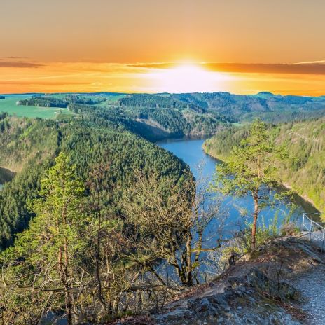 Sonnenuntergang an der Saaleschleife in Thüringen Sonnenuntergang an der Saaleschleife in Thüringen