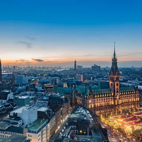 Rathaus und Weihnachtsmarkt in Hamburg Rathaus und Weihnachtsmarkt in Hamburg