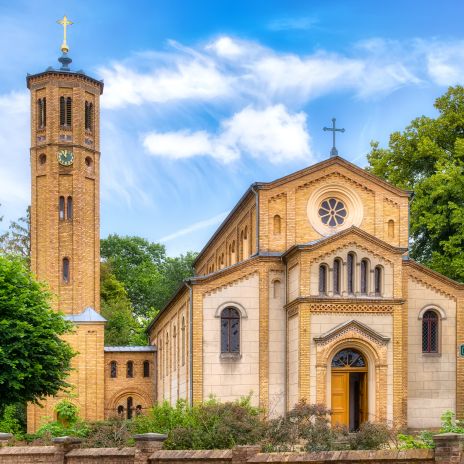 Urlaub in Brandenburg die historische Dorfkirche in Caputh-Schwielowsee Urlaub in Brandenburg die historische Dorfkirche in Caputh-Schwielowsee