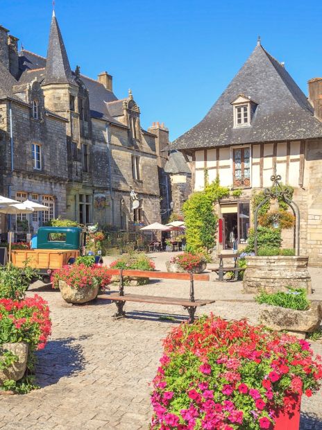 Rochefort-en-Terre in der Bretagne - © aterrom/stock.adobe.com