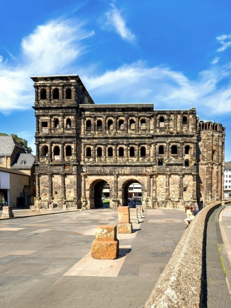 Die Porta Nigra in Trier  -  ©EKH-Pictures/stock.adobe.com
