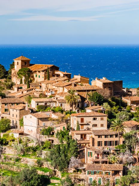 Das kleine Bergdorf Deià auf Mallorca Das kleine Bergdorf Deià auf Mallorca